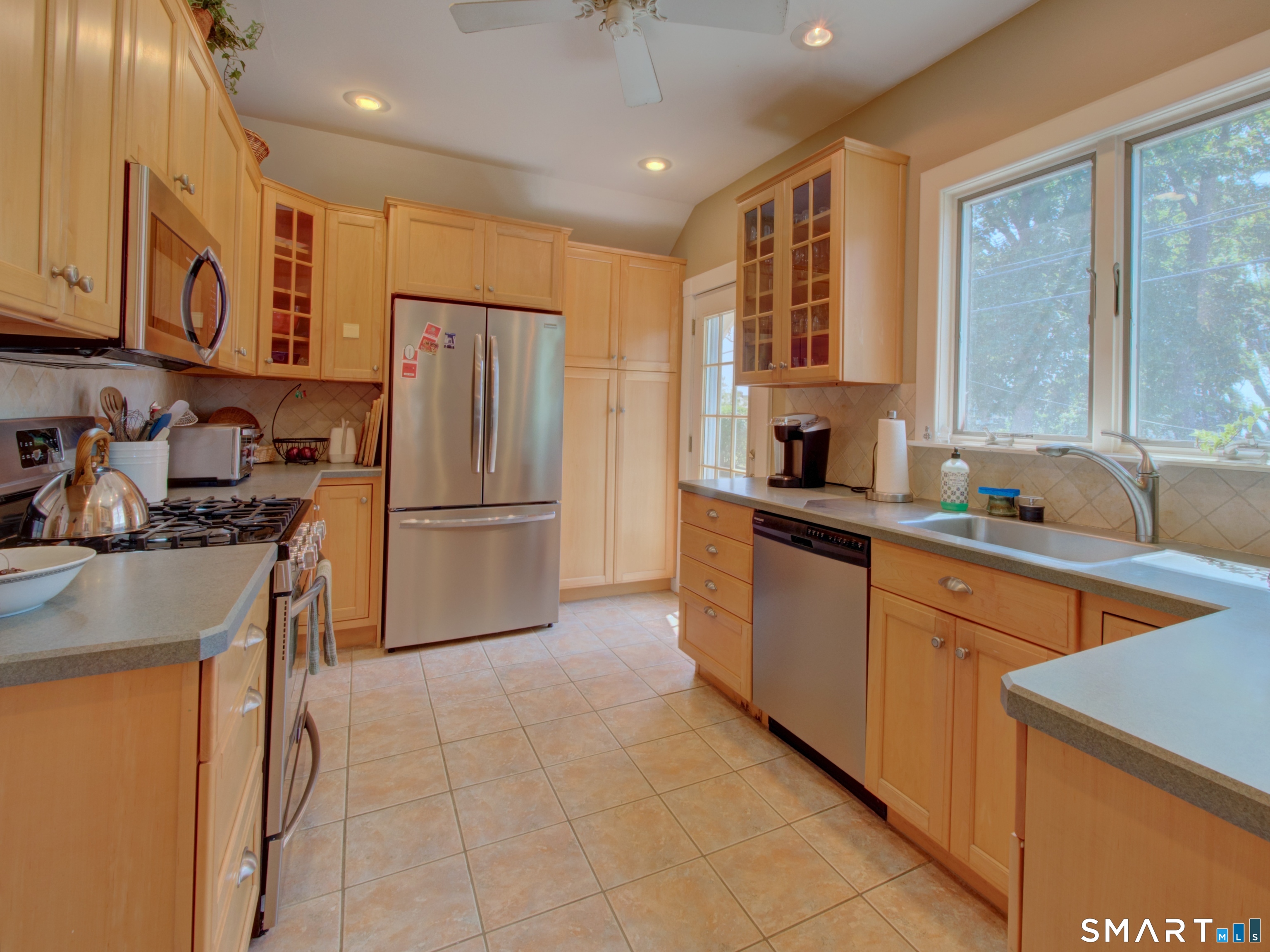1164 Ocean Avenue New London CT 06320