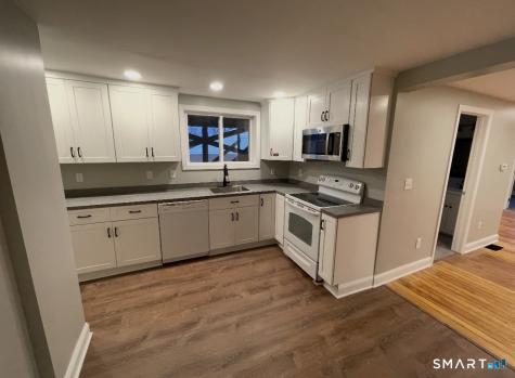 21 Saint John Street North Haven CT 06473