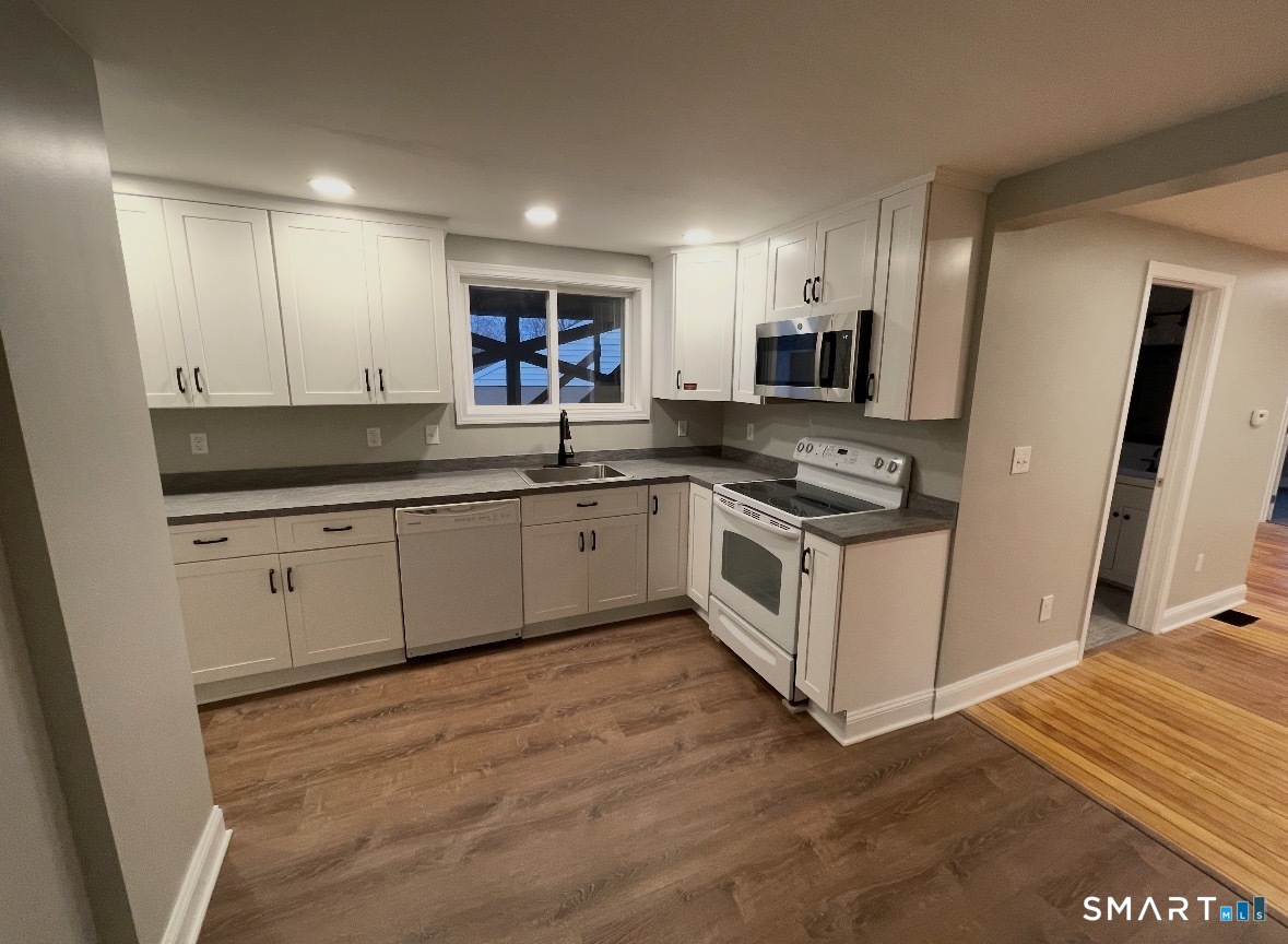 21 Saint John Street North Haven CT 06473