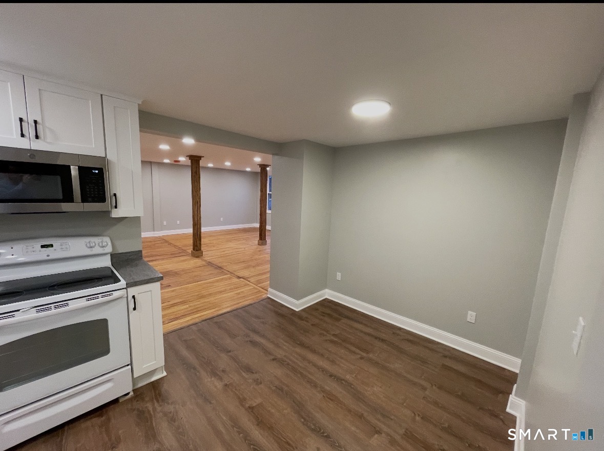21 Saint John Street North Haven CT 06473