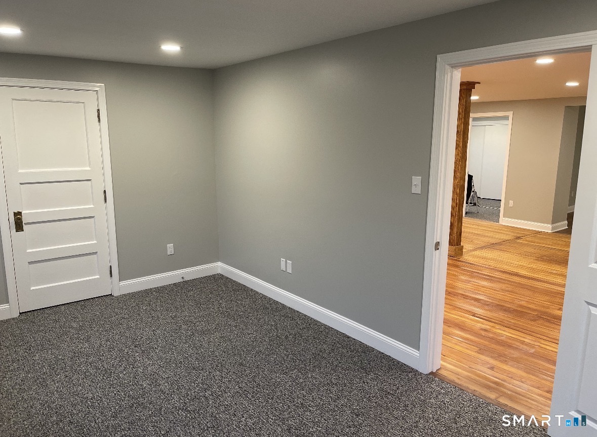 21 Saint John Street North Haven CT 06473