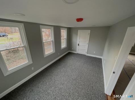 21 Saint John Street North Haven CT 06473