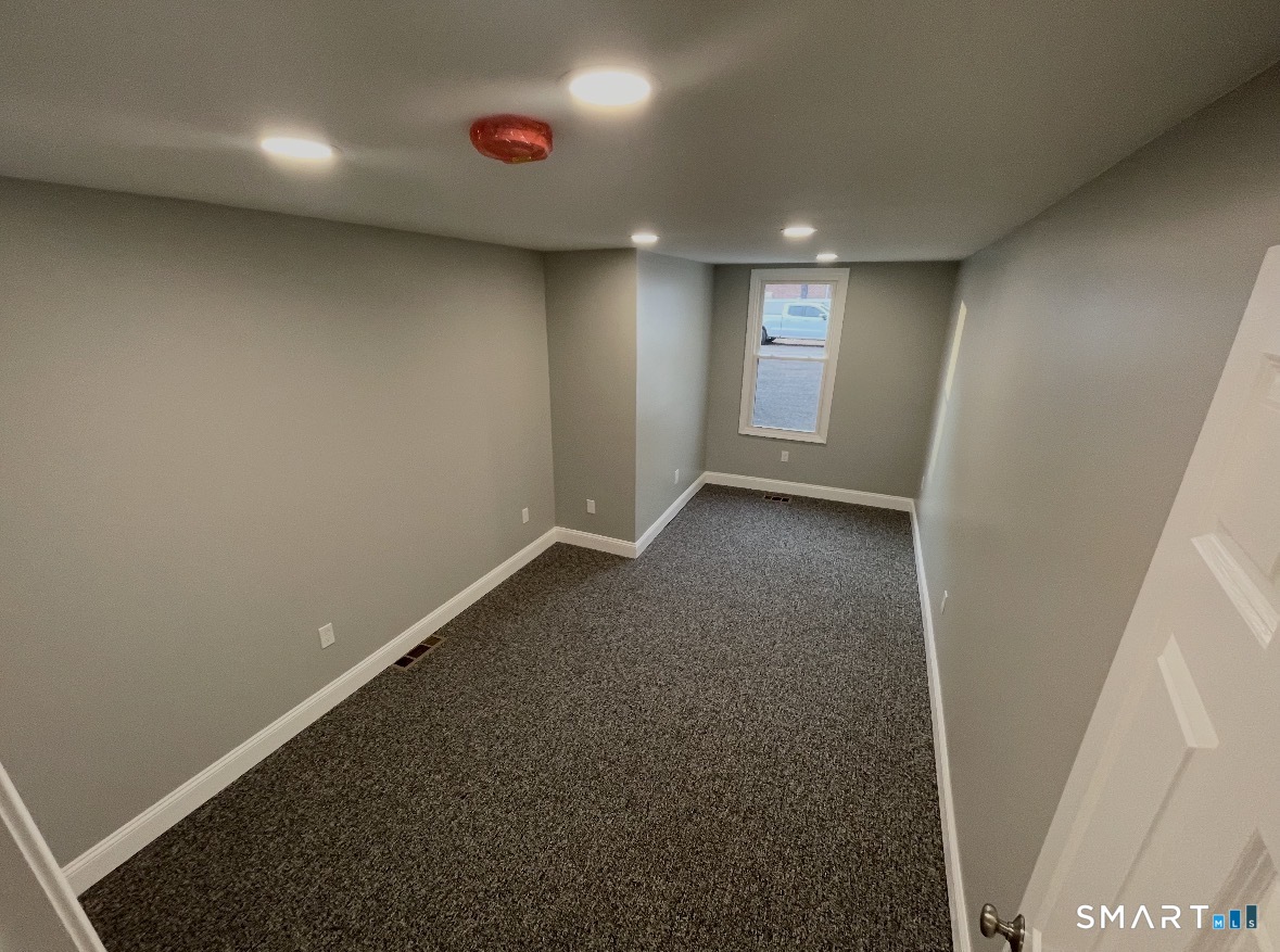 21 Saint John Street North Haven CT 06473