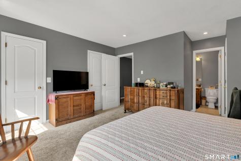 6 Glen Ridge Court New Milford CT 06776