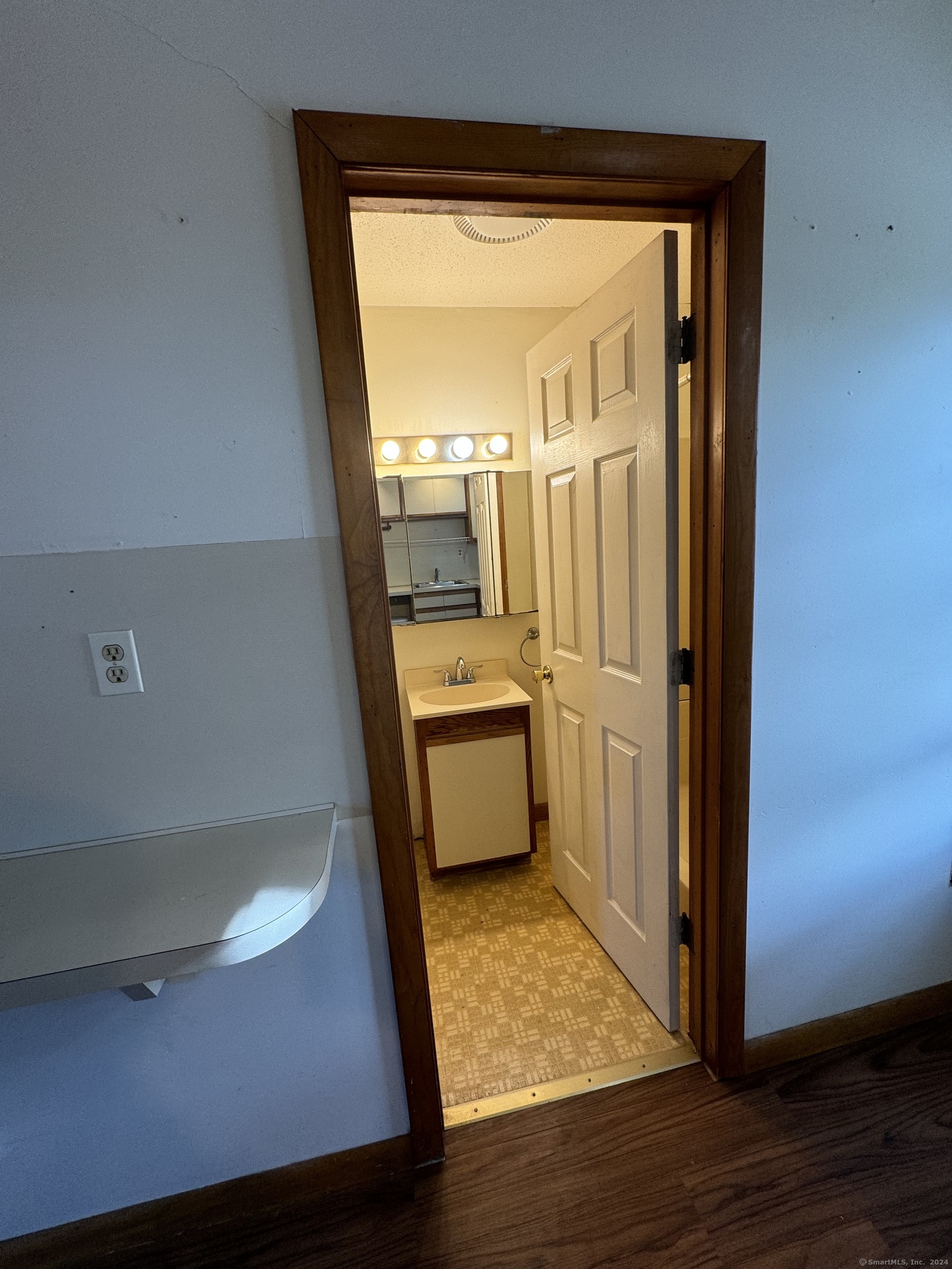 49 Ledyard Avenue Groton CT 06340