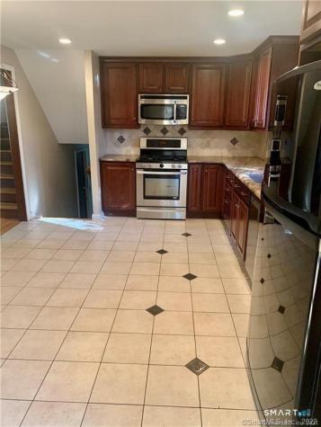 121 Rockledge Drive South Windsor CT 06074