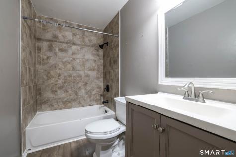 49 Tudor Lane Naugatuck CT 06770