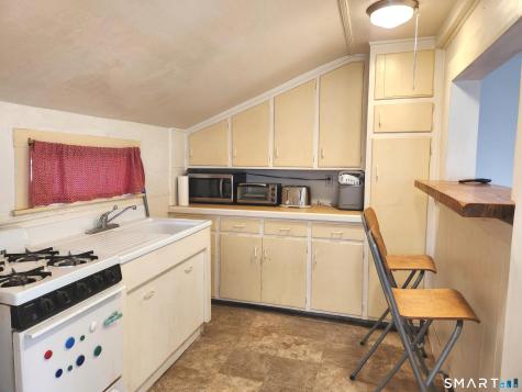 603R Center Street Manchester CT 06040