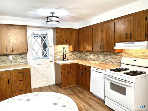 130 Platt Avenue Norwich CT 06360