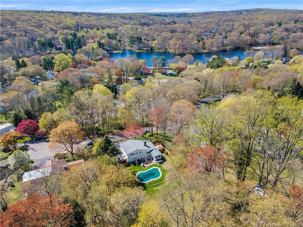 43 Lakeview Place Fairfield CT 06825