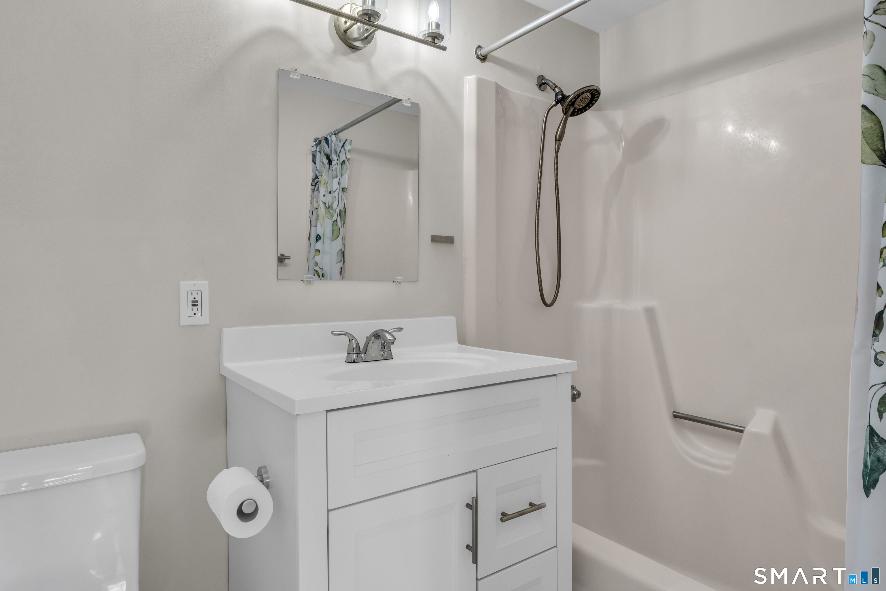 6 Russell Street Branford CT 06405