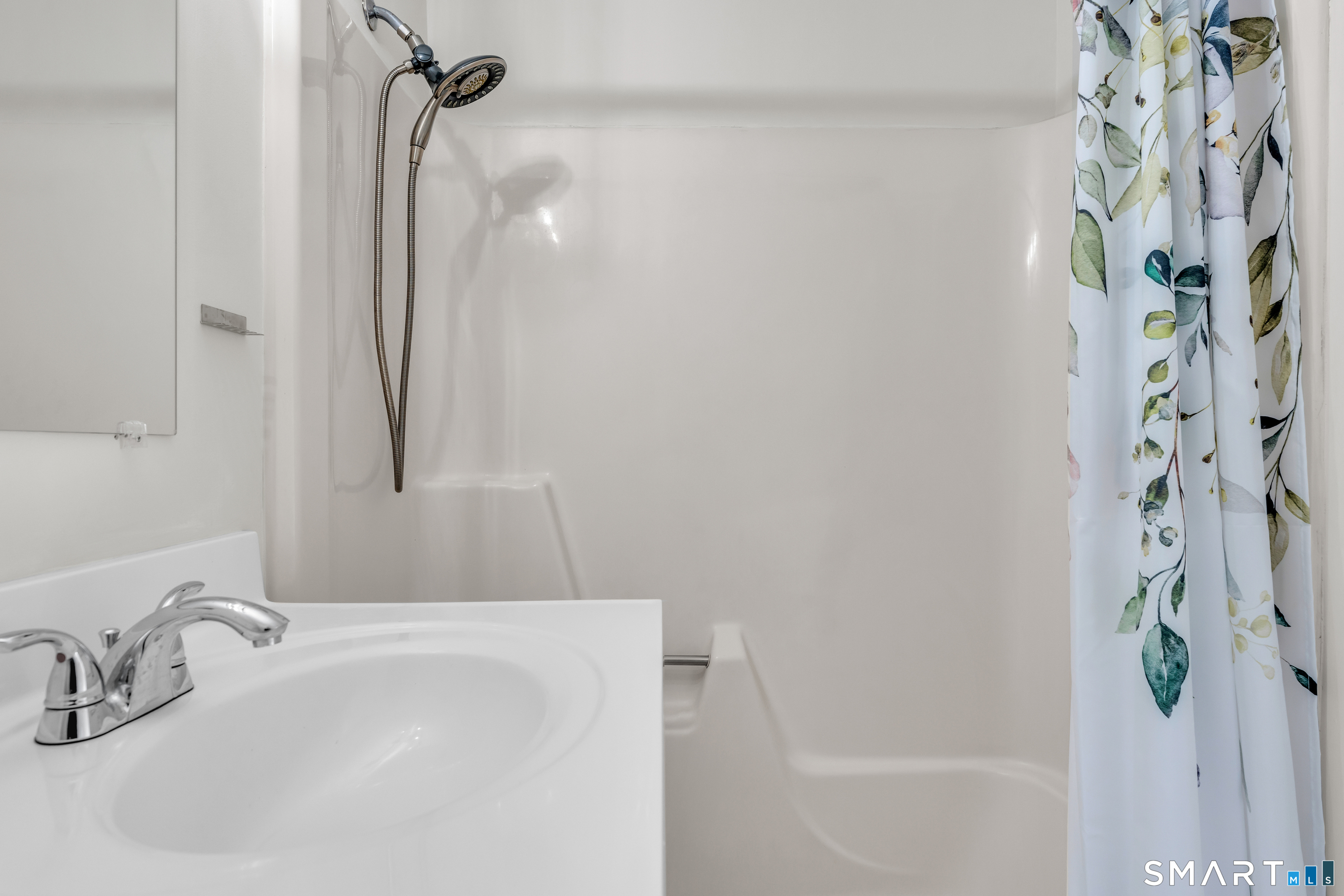 6 Russell Street Branford CT 06405