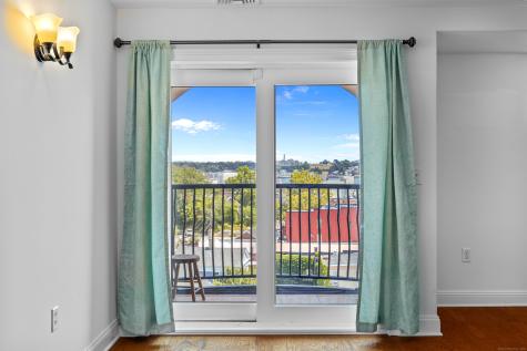 461 Bank Street New London CT 06320