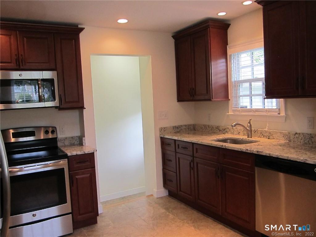 8 Rochambeau Avenue Ridgefield CT 06877