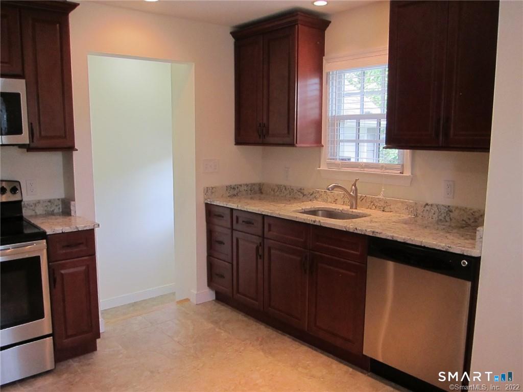 8 Rochambeau Avenue Ridgefield CT 06877