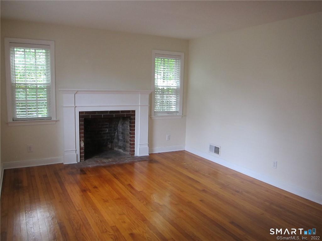 8 Rochambeau Avenue Ridgefield CT 06877