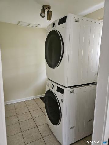 42 Mclaughlin Terrace Derby CT 06418