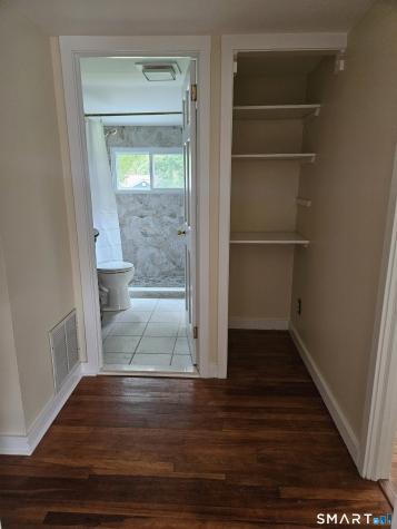 42 Mclaughlin Terrace Derby CT 06418