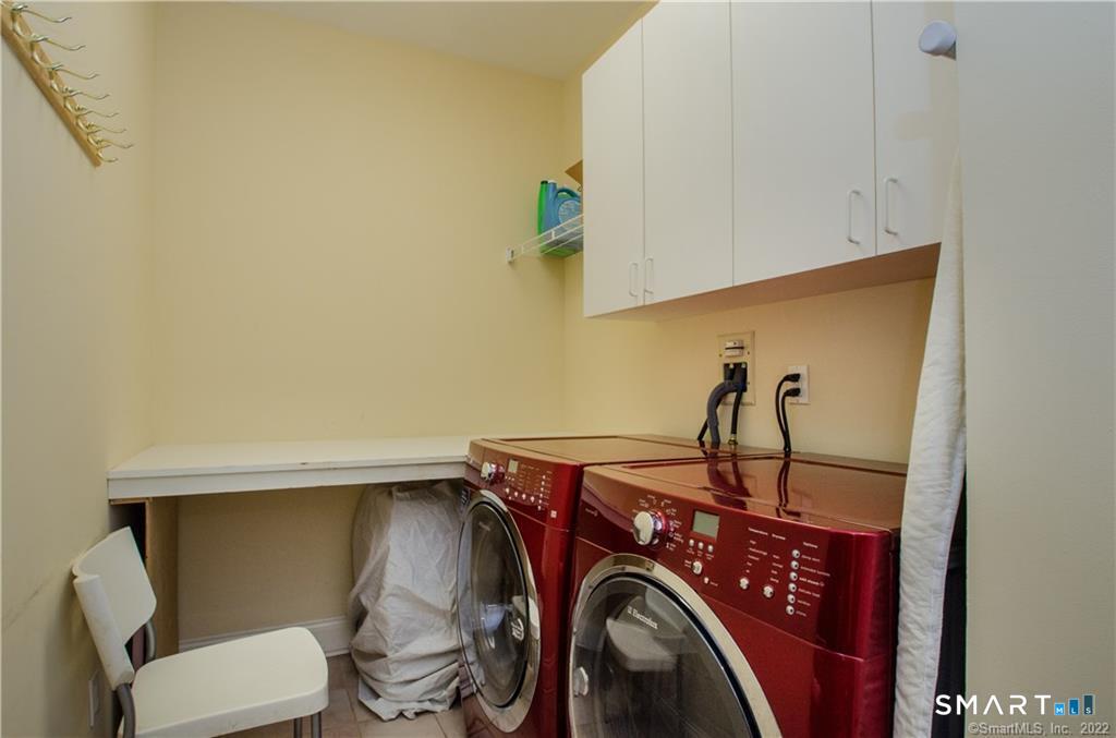 4 Buckingham Lane West Hartford CT 06117