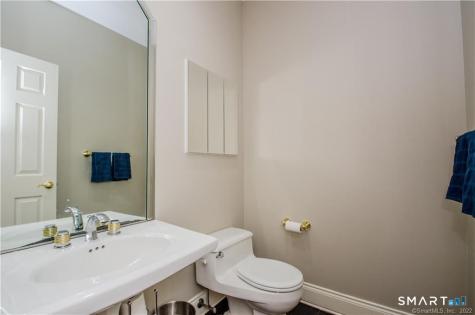 4 Buckingham Lane West Hartford CT 06117
