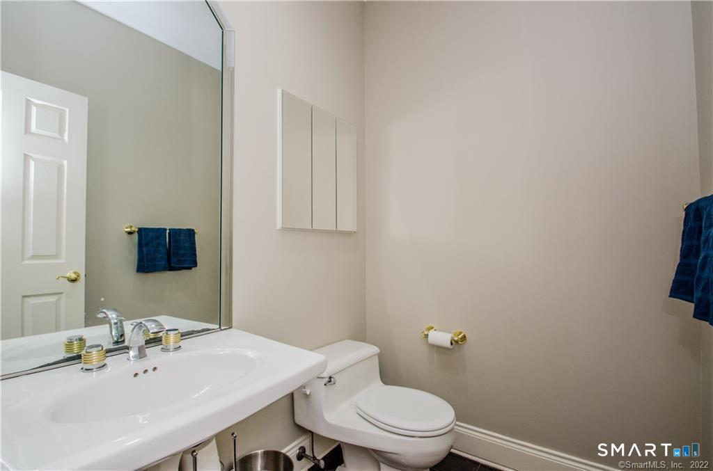 4 Buckingham Lane West Hartford CT 06117