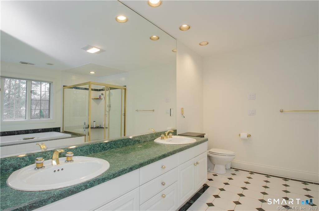 4 Buckingham Lane West Hartford CT 06117