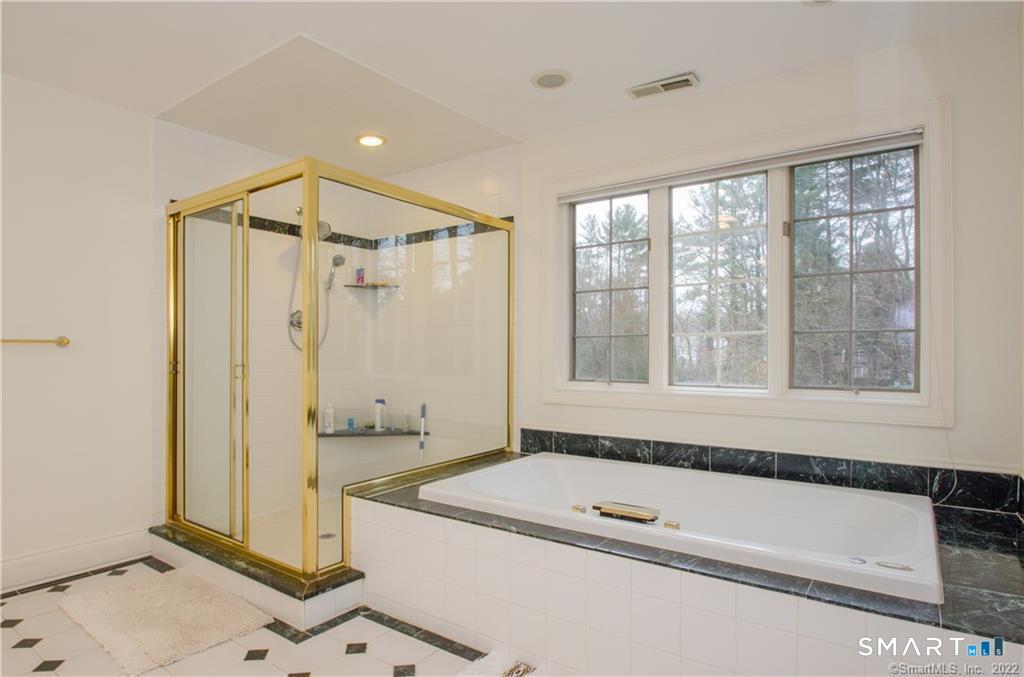 4 Buckingham Lane West Hartford CT 06117
