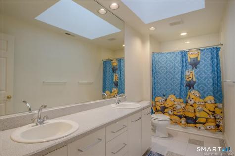 4 Buckingham Lane West Hartford CT 06117