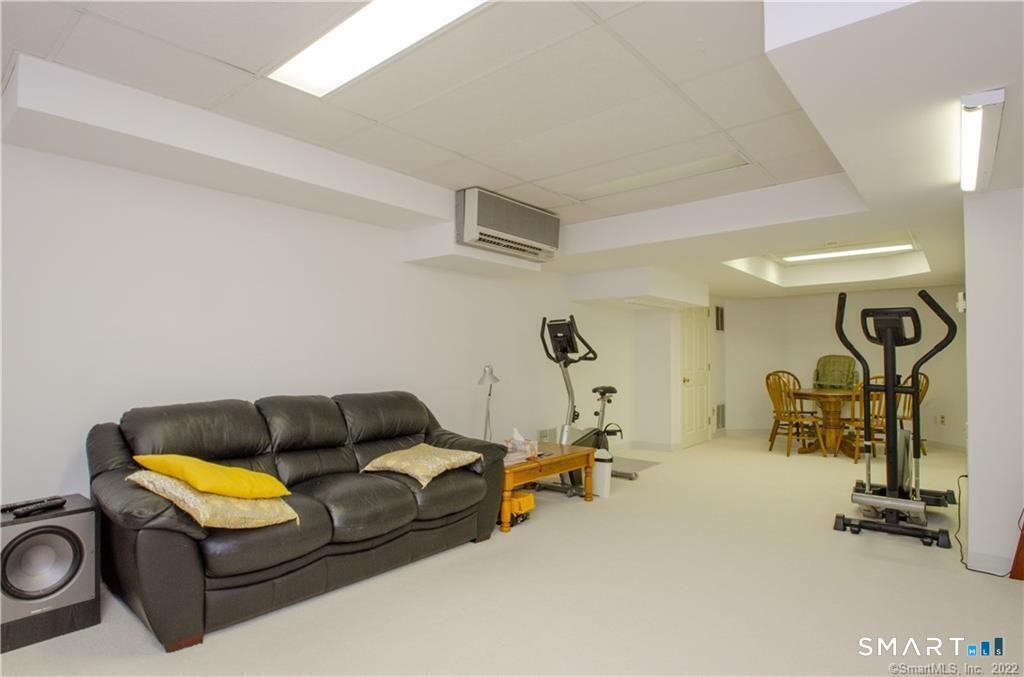 4 Buckingham Lane West Hartford CT 06117