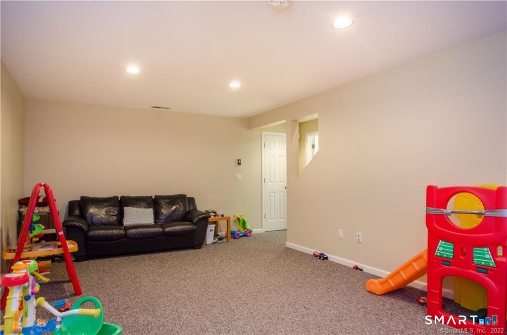 4 Buckingham Lane West Hartford CT 06117