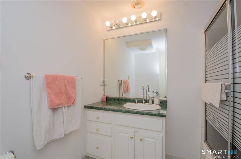 4 Buckingham Lane West Hartford CT 06117