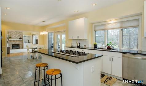 4 Buckingham Lane West Hartford CT 06117