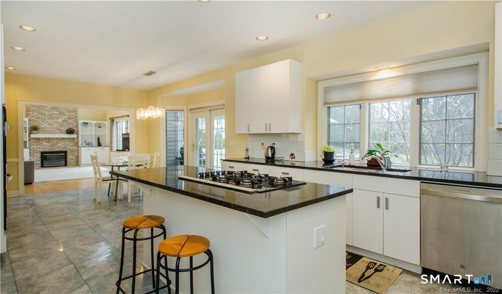 4 Buckingham Lane West Hartford CT 06117