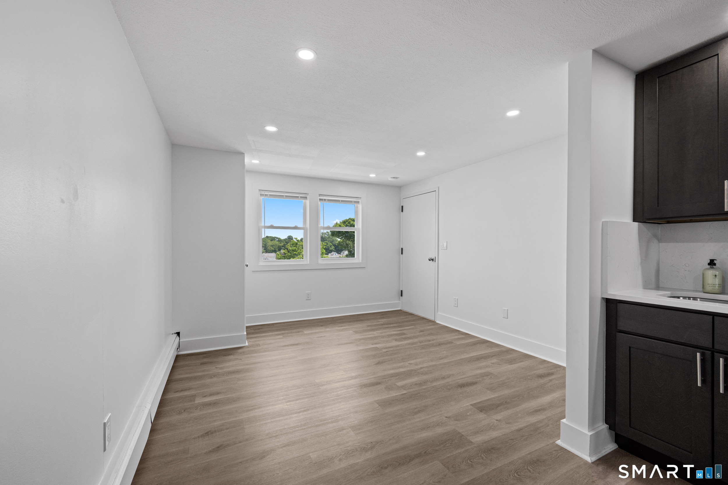 145 Garfield Avenue New London CT 06320