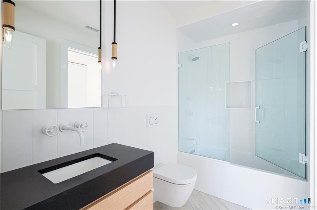 189 Davis Avenue Greenwich CT 06830