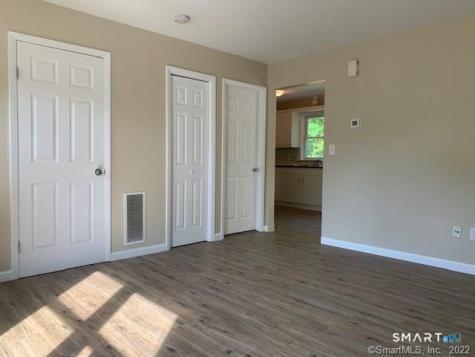 15 Krakow Street Derby CT 06418