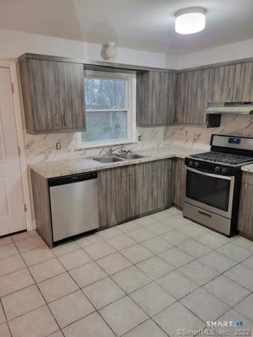 15 Krakow Street Derby CT 06418