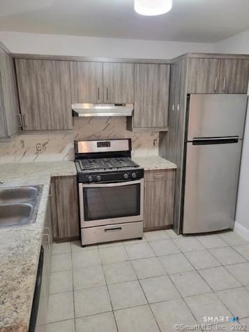 15 Krakow Street Derby CT 06418