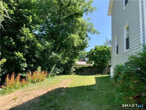 575 Butternut Street Middletown CT 06457