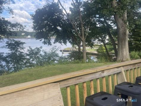 10 Bluff Rd W Ledyard CT 06335