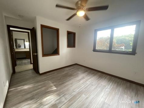10 Bluff Rd W Ledyard CT 06335