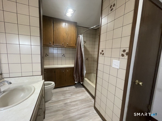 10 Bluff Rd W Ledyard CT 06335