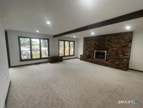 10 Bluff Rd W Ledyard CT 06335