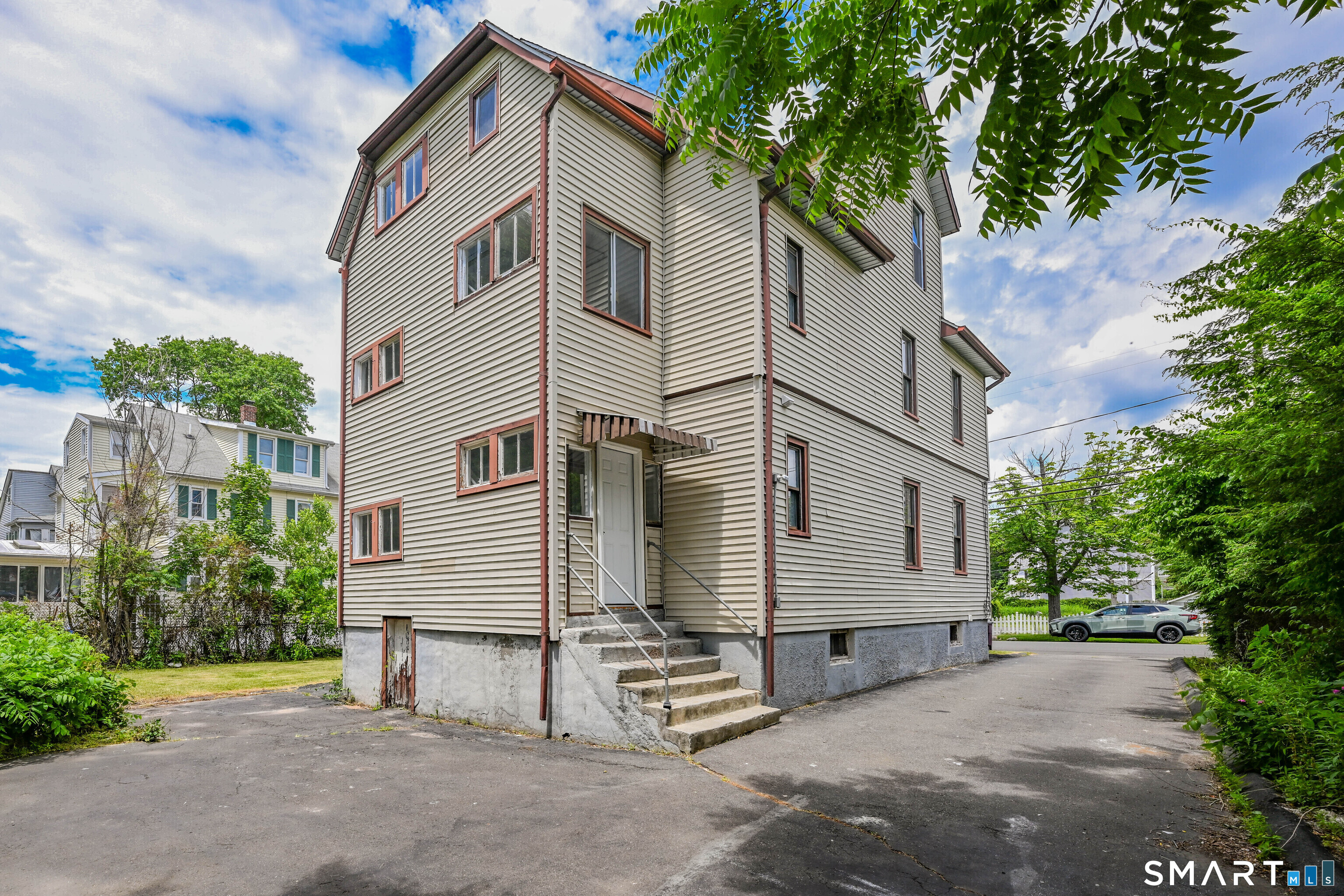 54 Overlook Avenue New Britain CT 06053