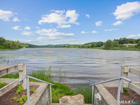 12 Boulevard Drive Danbury CT 06810