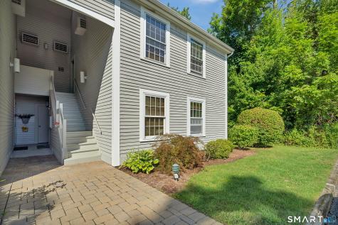 6 River Colony Guilford CT 06437