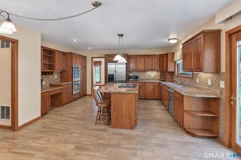 5 Fawn Crest Drive New Fairfield CT 06812