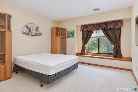 5 Fawn Crest Drive New Fairfield CT 06812
