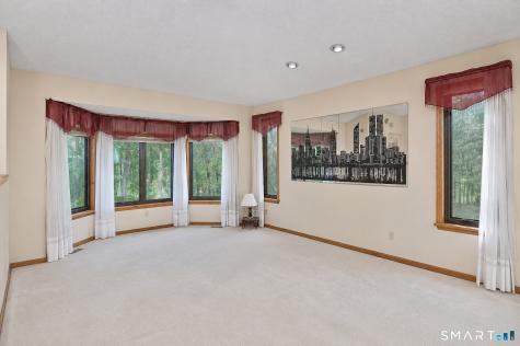 5 Fawn Crest Drive New Fairfield CT 06812