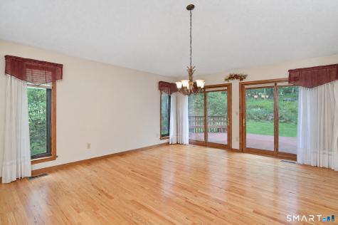 5 Fawn Crest Drive New Fairfield CT 06812